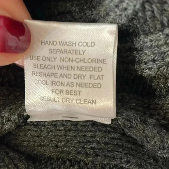 Hippie Rose Women’s Large Acrylic Long Sleeve Dark Gray Cable Knit Sweater - Picture 9 of 9